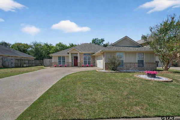 $373,500 | 10926 Westhaven Circle, Flint, TX 75762
