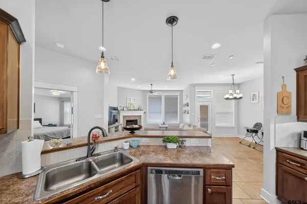 $373,500 | 10926 Westhaven Circle, Flint, TX 75762