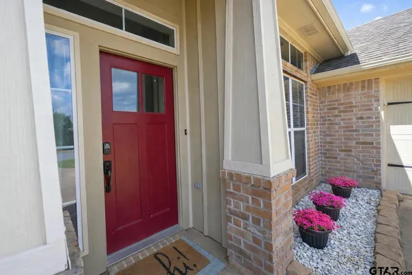 $373,500 | 10926 Westhaven Circle, Flint, TX 75762