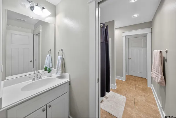 $373,500 | 10926 Westhaven Circle, Flint, TX 75762