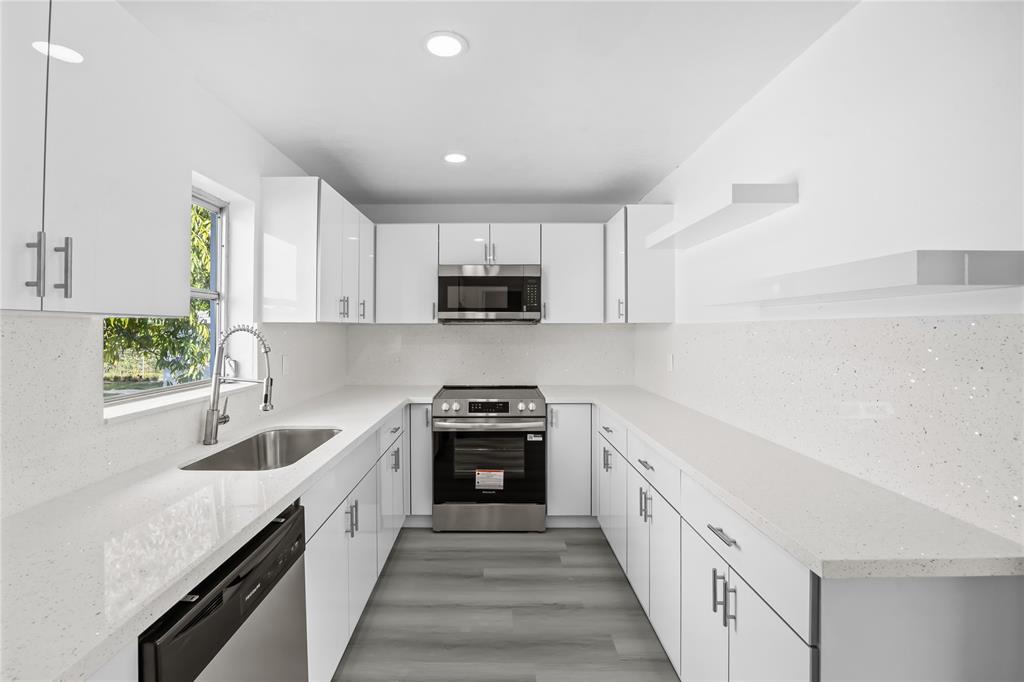 1380 West 31st Street Riviera Beach, FL 33404 - Photo 10 of 22