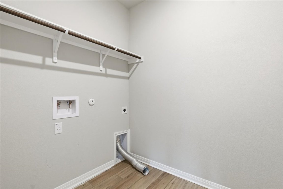 17705 Prairie Land Way Manor, TX 78653 - Photo 20 of 29 a view of a hallway