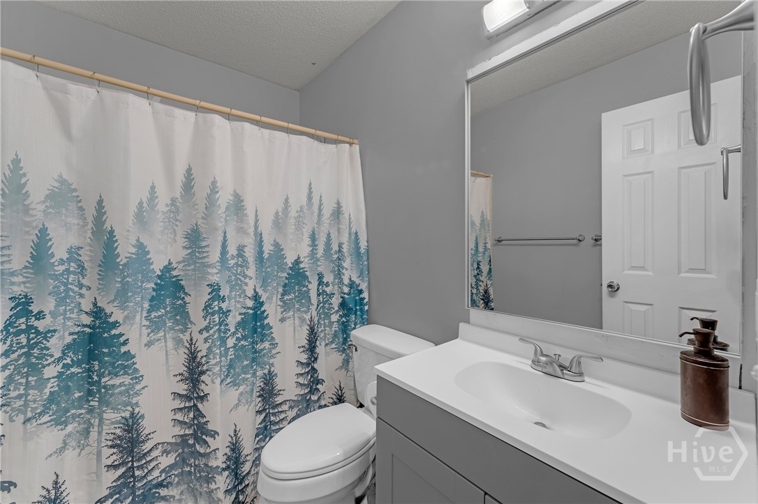 202 Stag Road Springfield, GA 31329 - Photo 18 of 29 Master Bedroom Bathroom