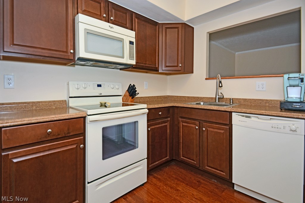 22968 Maple Ridge Road, Unit 205 North Olmsted, OH 44070 - Photo 2 of 22 Gallery Image 2