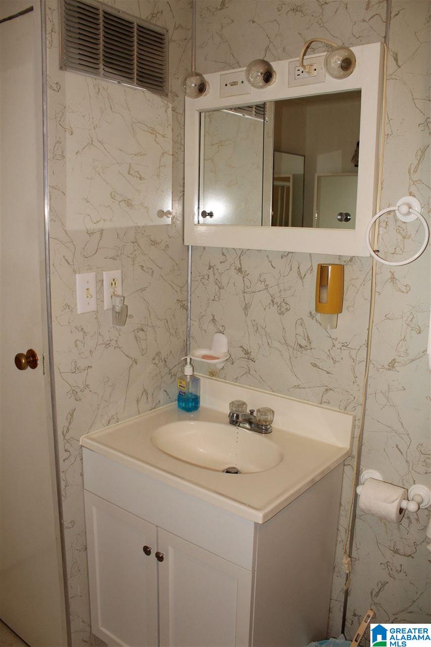 2610 Roy Webb Road Jacksonville, AL 36265 - Photo 15 of 39