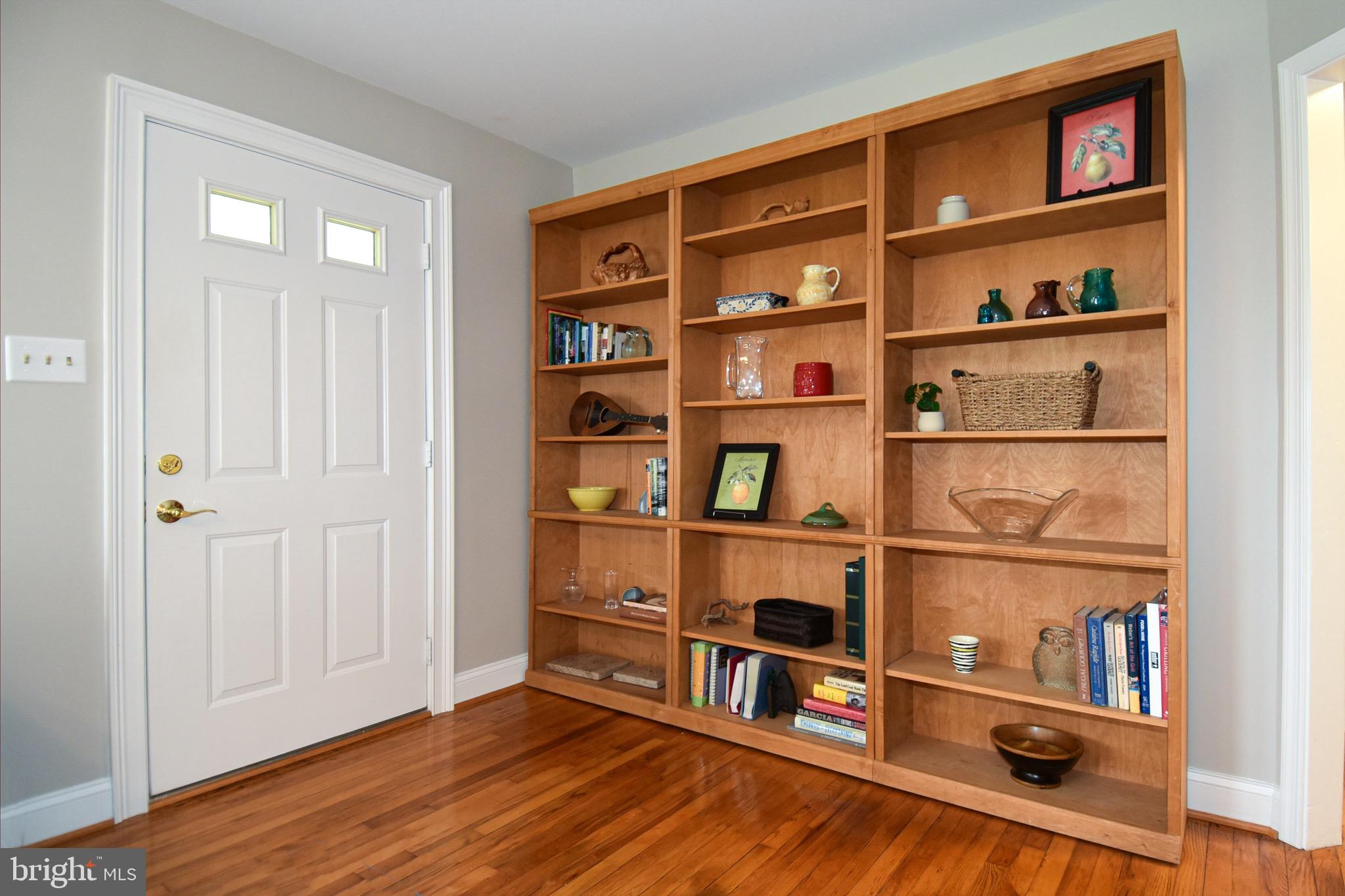 6915 Quander Road Alexandria, VA 22307 - Photo 5 of 37