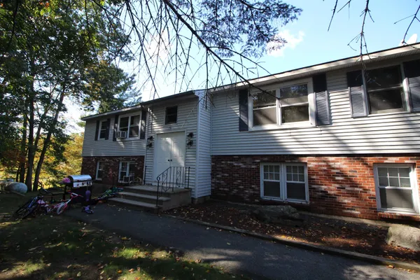 $1,850 | 76 Franklin Street, Derry, NH 03038