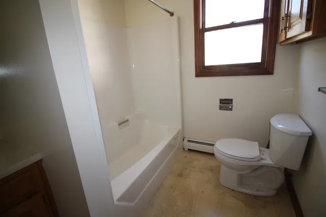 $1,850 | 76 Franklin Street, Derry, NH 03038