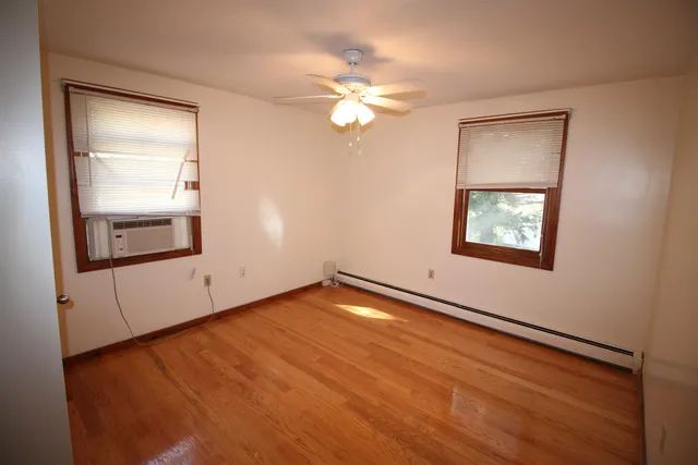 $1,850 | 76 Franklin Street, Derry, NH 03038