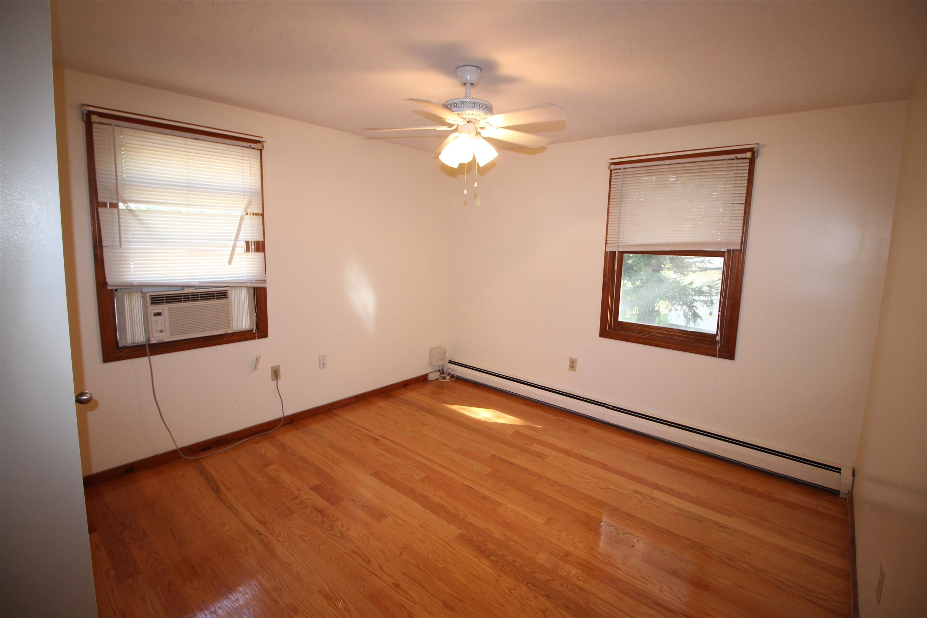 76 Franklin Street Derry, NH 03038 - Photo 6 of 10