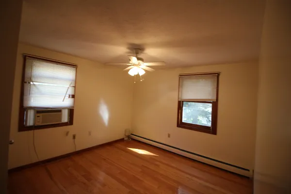 $1,850 | 76 Franklin Street, Derry, NH 03038