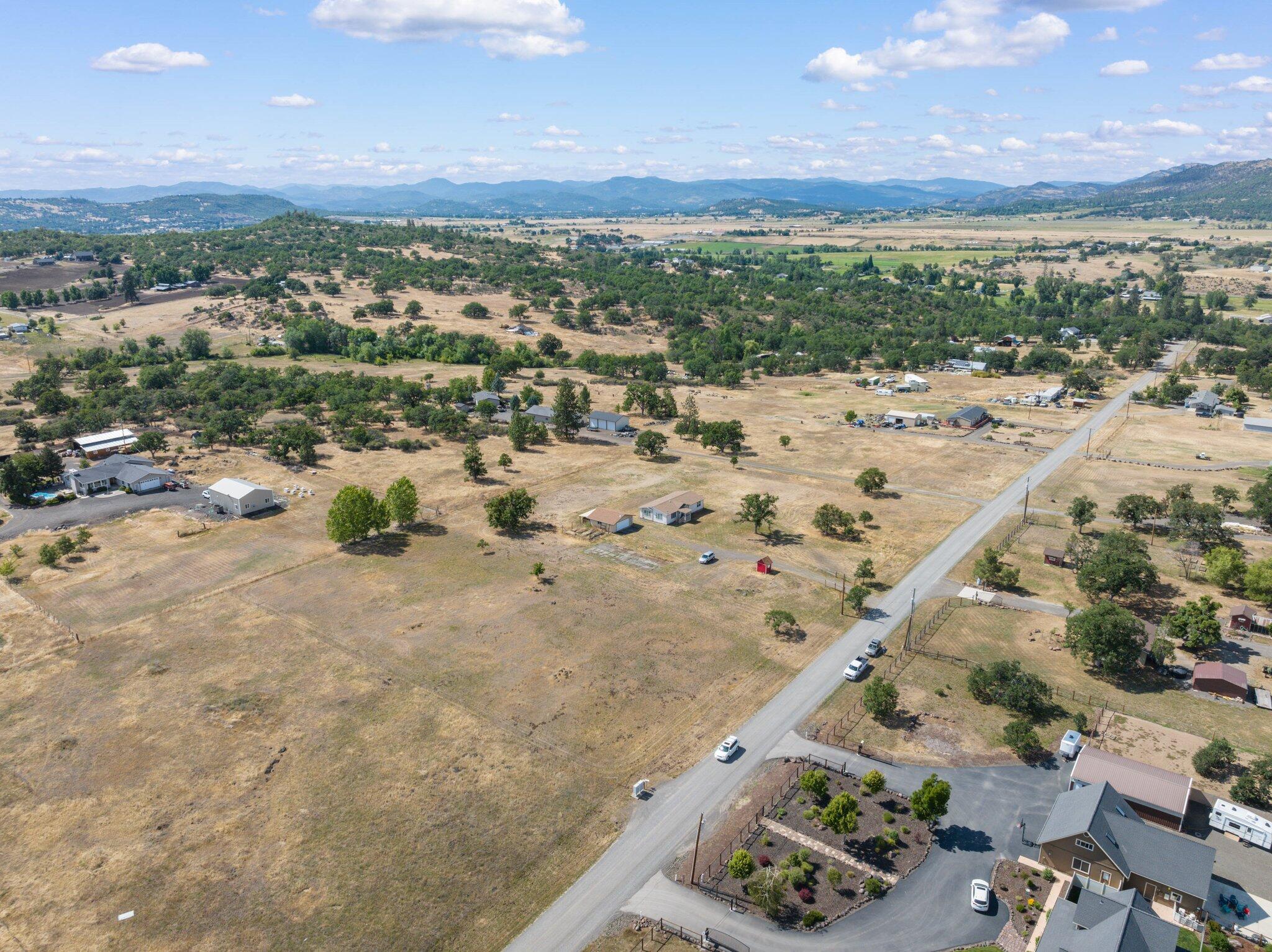 217 Ayres Road Eagle Point, OR 97524 - Photo 22 of 30 2-web-or-mls-DJI_0821