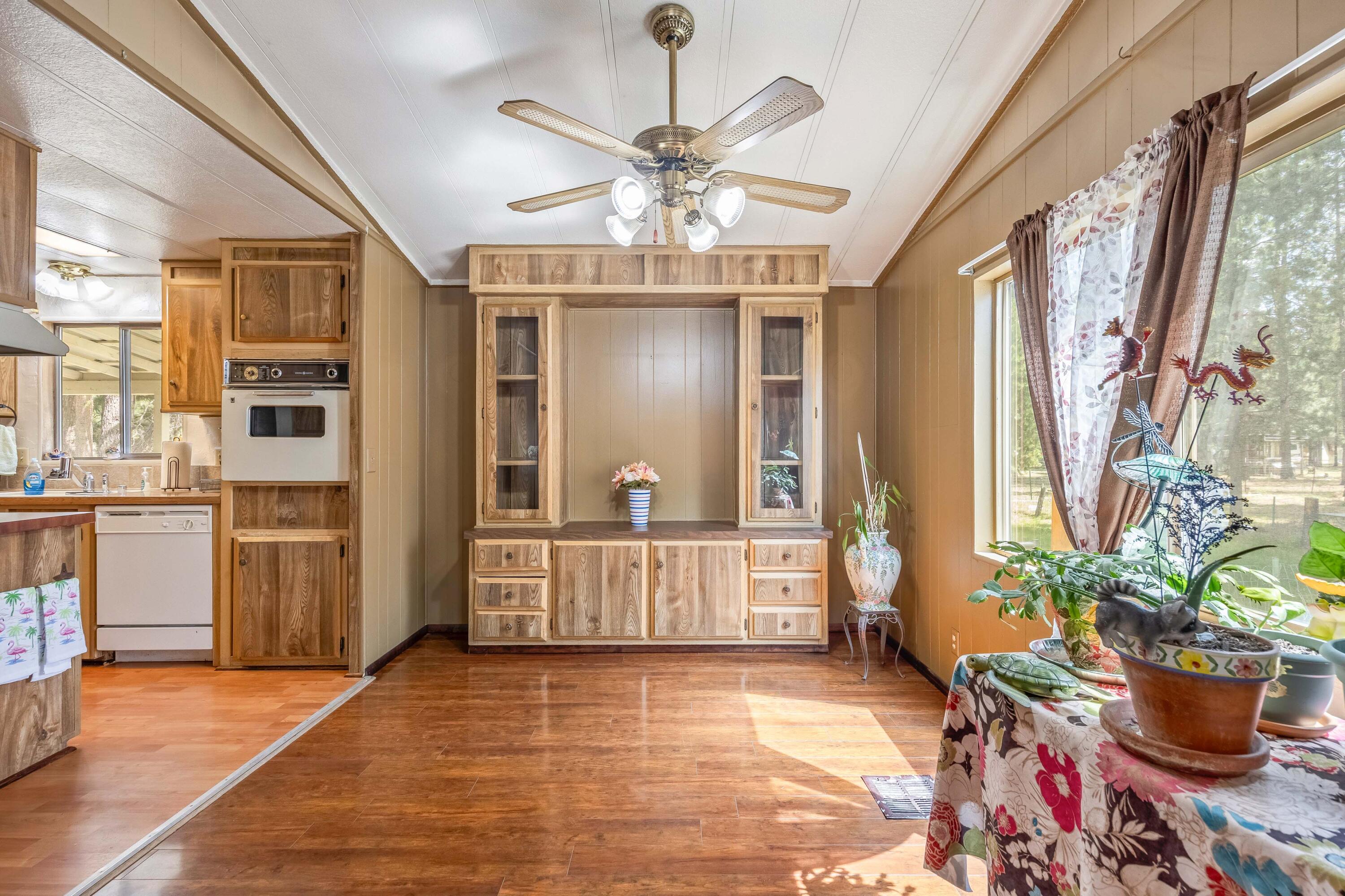 52851 Wayside Loop La Pine, OR 97739 - Photo 9 of 31 Dining