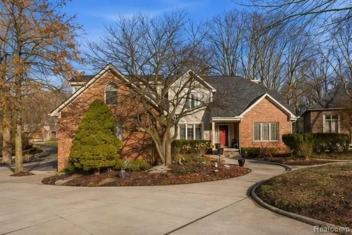 $835,000 | 28690 Wintergreen Court, Farmington Hills, MI 48331