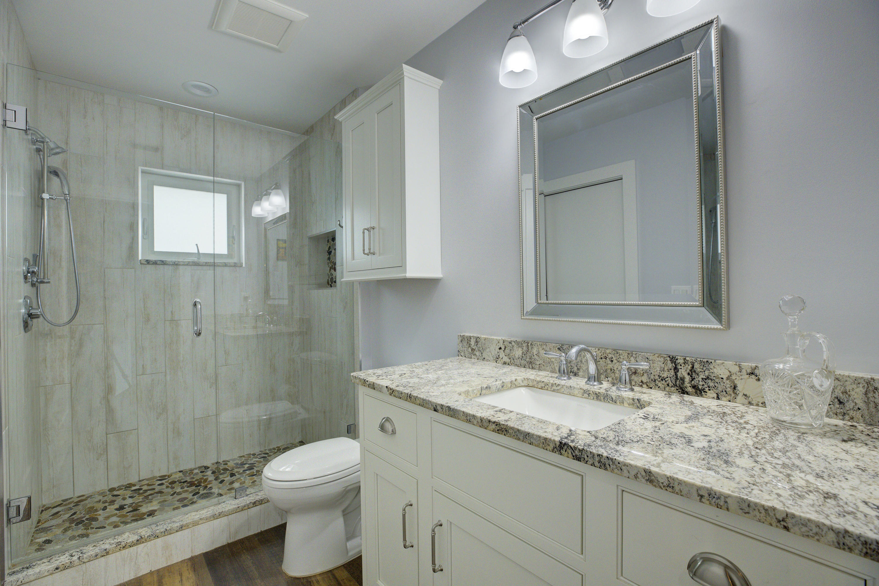 526 Southwest Rustic Circle Stuart, FL 34997 - Photo 25 of 34 Guest bathroom