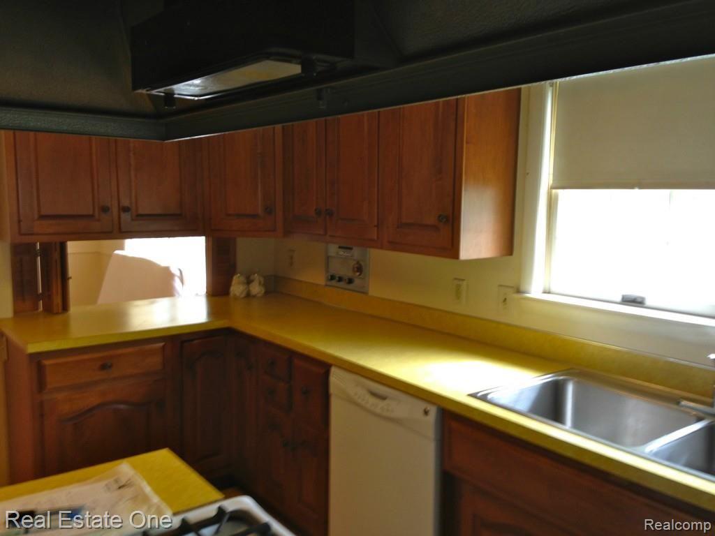 6504 Torrey Road Flint, MI 48507 - Photo 21 of 27