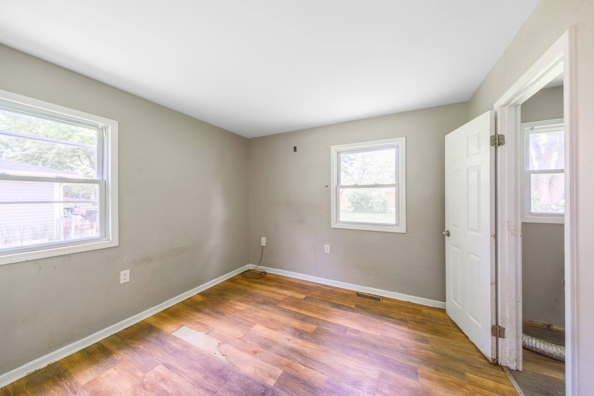 703 Dearborn Road Valparaiso, IN 46385 - Photo 21 of 33 2048x1365