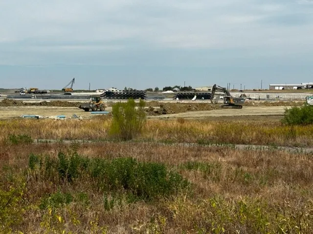 a view of an house with backyard and entertaining space