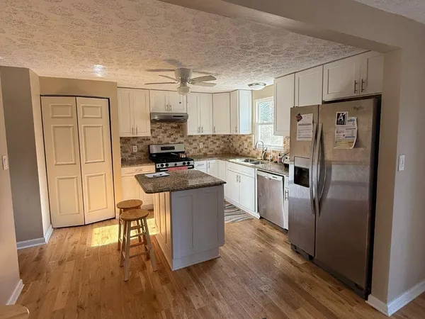 $2,900 | 1733 Ellenwood Drive Northeast, Roswell, GA 30075