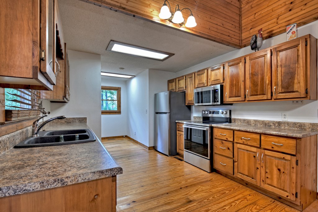 377 Dogwood Way Blue Ridge, GA 30513 - Photo 14 of 37 Gallery Image 14