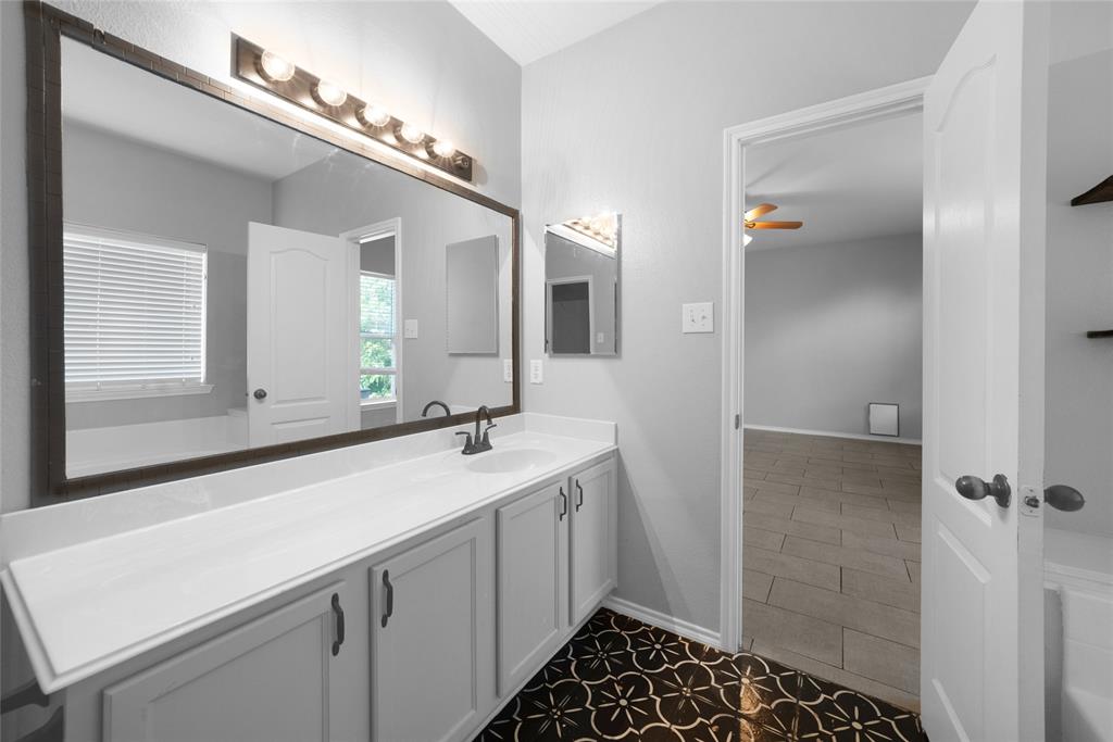 317 Sheridan Road Oak Point, TX 75068 - Photo 15 of 40 Gallery Image 15