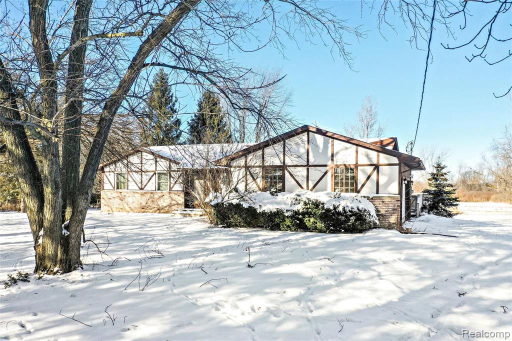 13830 Kaufman Road Capac, MI 48014 - Photo 1 of 34