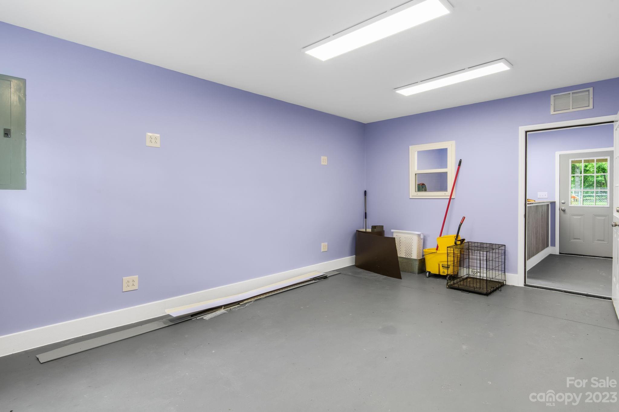 1335 Hill Road Lincolnton, NC 28092 - Photo 33 of 38 a room with a table and couch