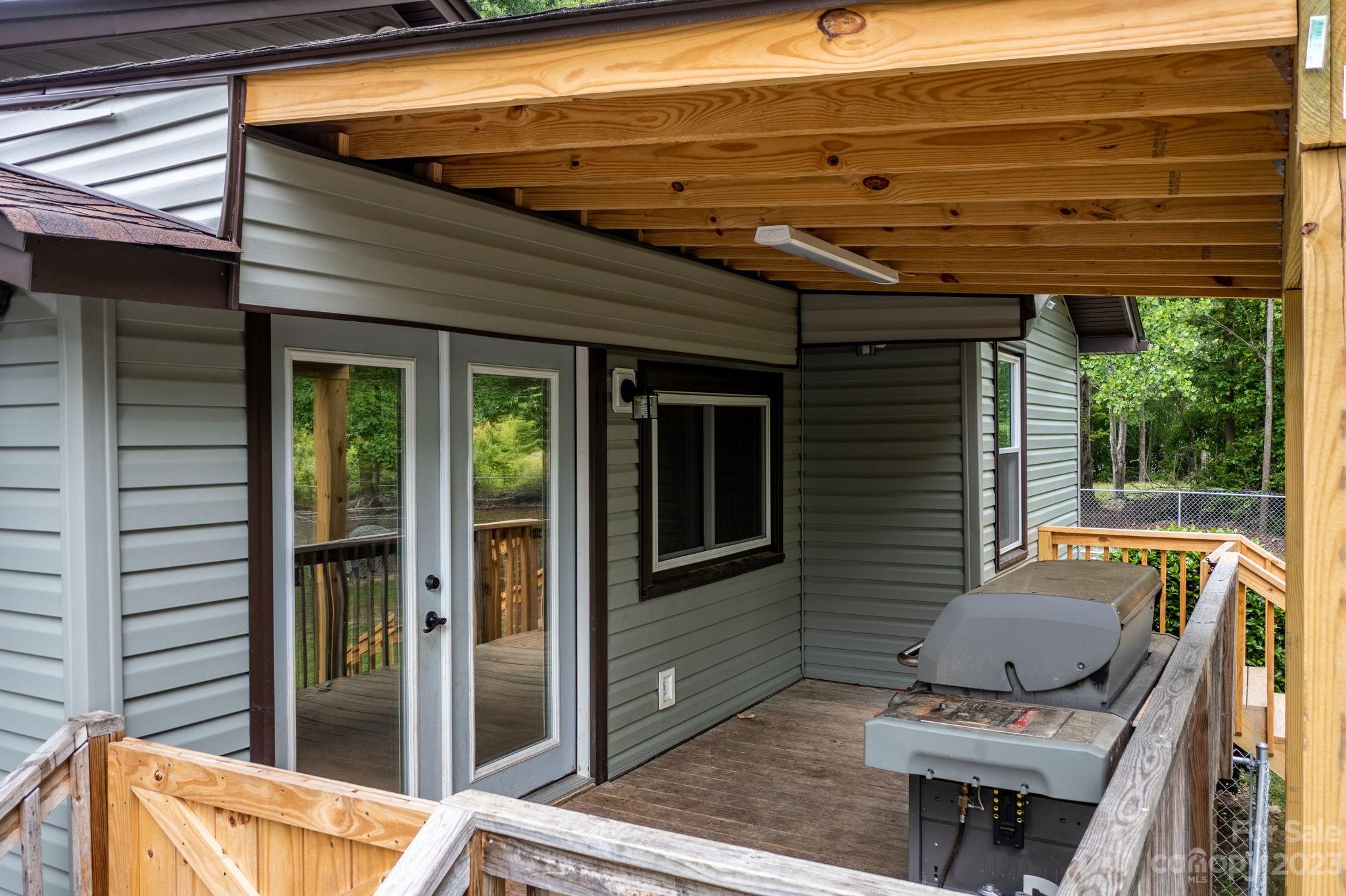 1335 Hill Road Lincolnton, NC 28092 - Photo 6 of 38 a view of sitting area in balcony