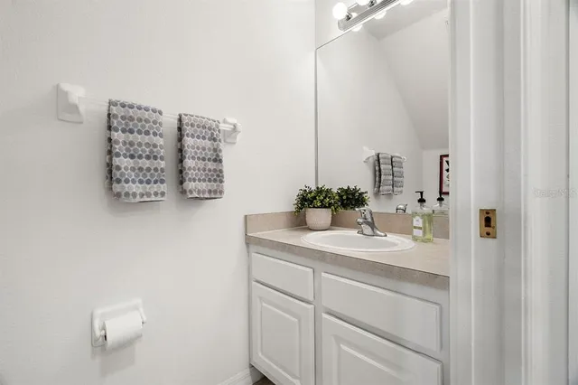 $299,900 | 660 Spring Lake Circle, Tarpon Springs, FL 34688