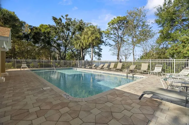 $299,900 | 660 Spring Lake Circle, Tarpon Springs, FL 34688