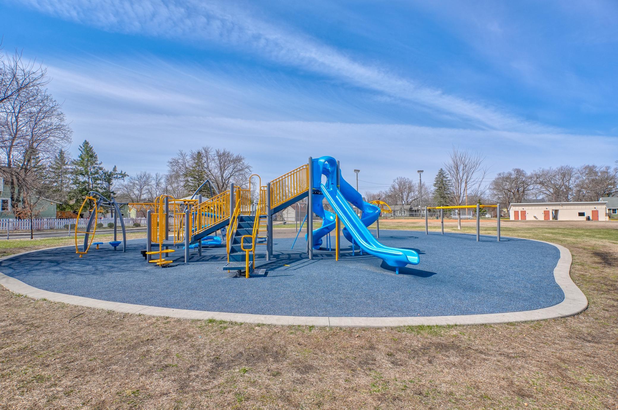 908 10th Street Hudson, WI 54016 - Photo 33 of 36