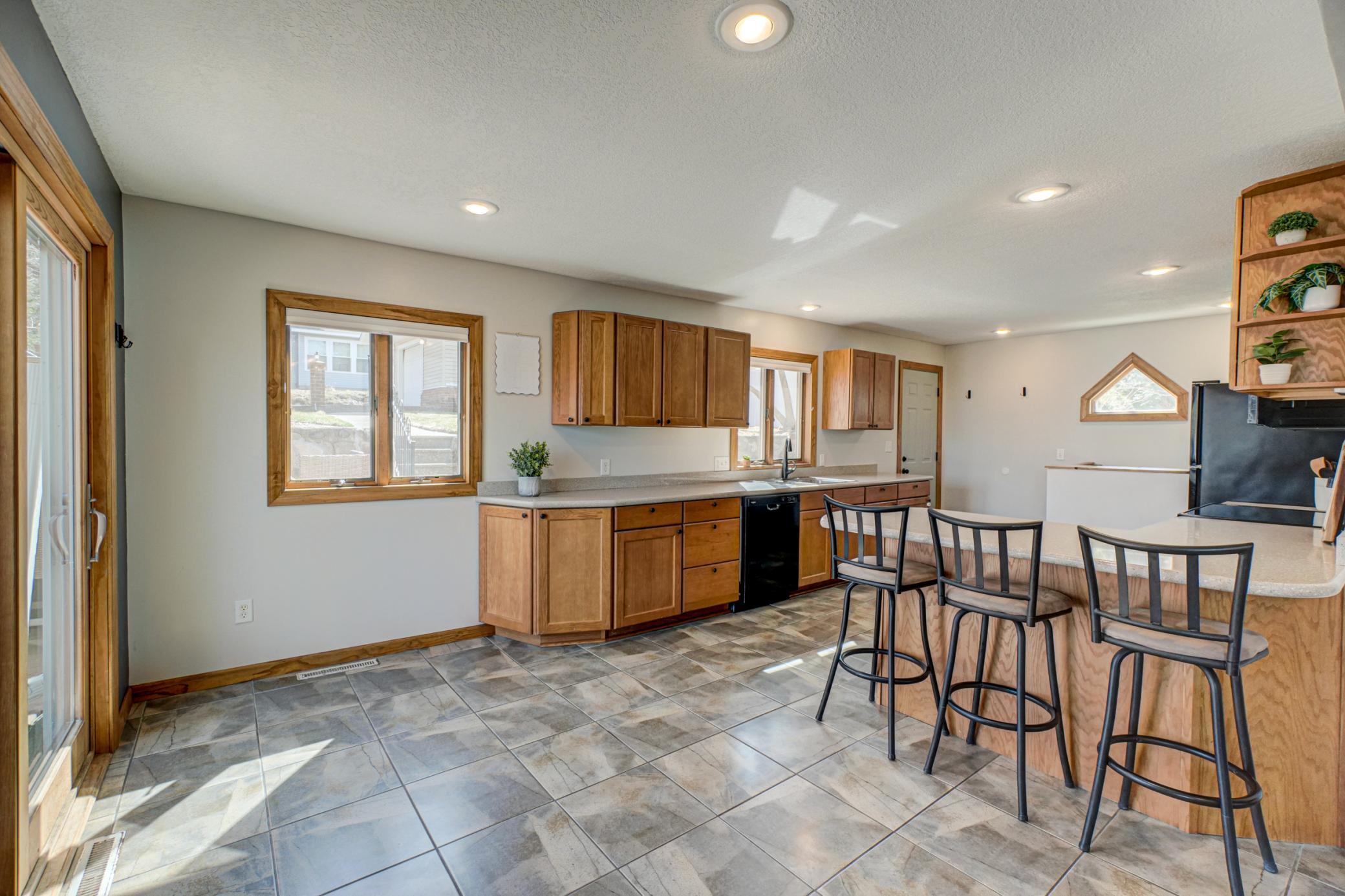 908 10th Street Hudson, WI 54016 - Photo 4 of 36