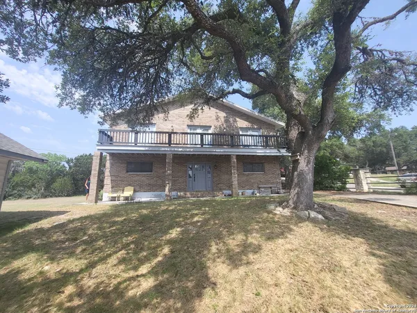 $2,300 | 108 Oak Crest, Canyon Lake, TX 78133