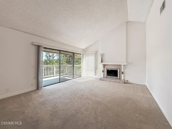 $4,050 | 576 Calle De Las Ovejas, Oak Park, CA 91377