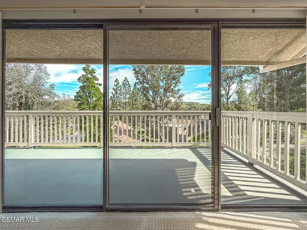 $4,050 | 576 Calle De Las Ovejas, Oak Park, CA 91377