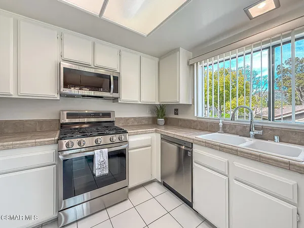 $4,050 | 576 Calle De Las Ovejas, Oak Park, CA 91377