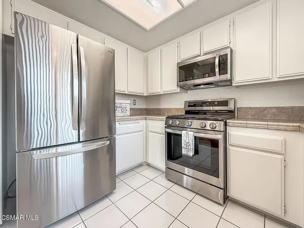 $4,050 | 576 Calle De Las Ovejas, Oak Park, CA 91377
