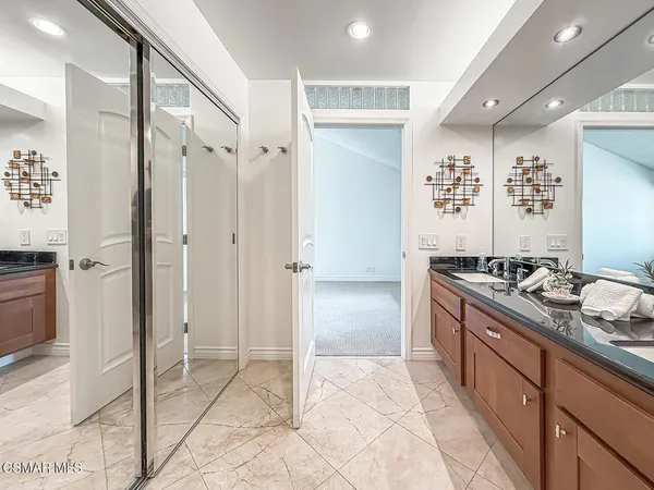 $4,050 | 576 Calle De Las Ovejas, Oak Park, CA 91377