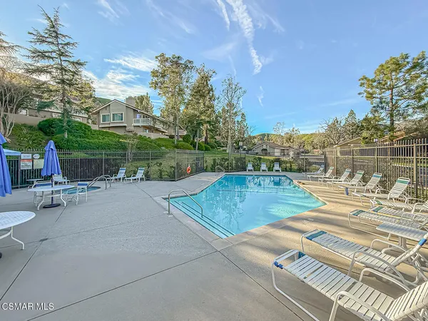 $4,050 | 576 Calle De Las Ovejas, Oak Park, CA 91377