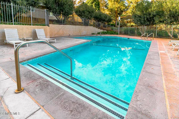 $4,050 | 576 Calle De Las Ovejas, Oak Park, CA 91377