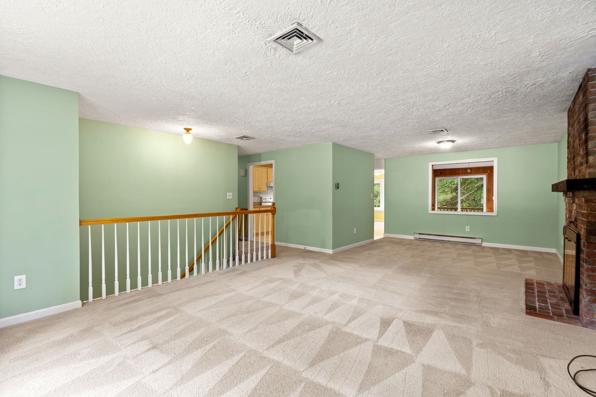 12 Rolling Ridge Road Londonderry, NH 03053 - Photo 5 of 38