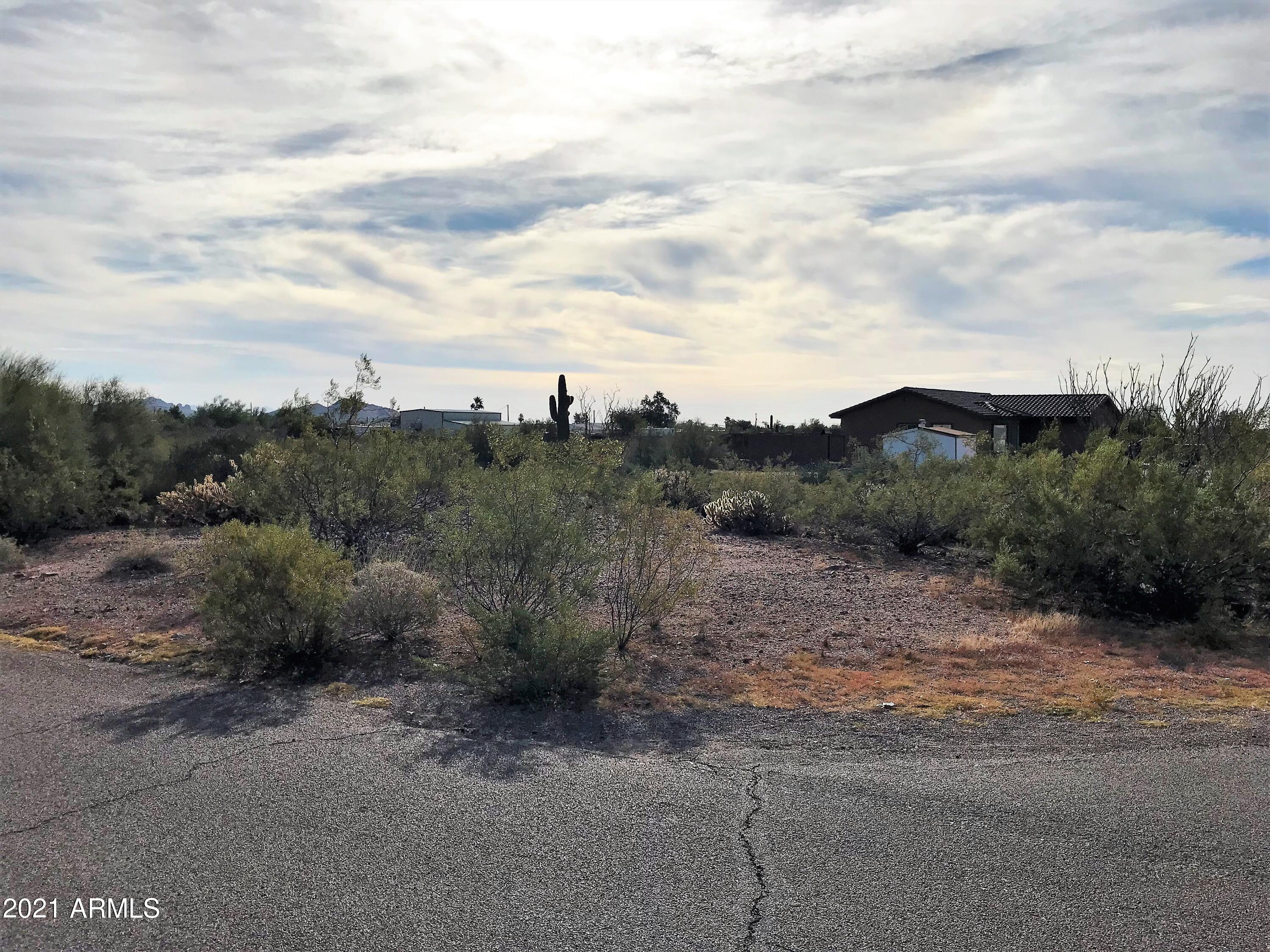 601 South Wickiup Road, Unit 1 Apache Junction, AZ 85119 - Photo 7 of 35 Corner Lot