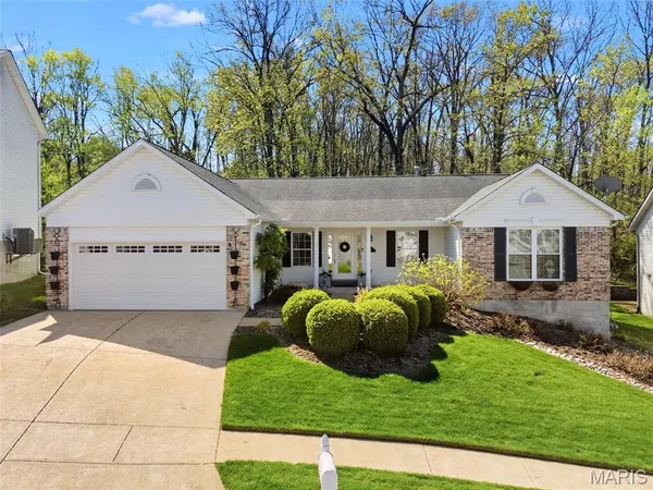 $420,000 | 3067 Crystal Lake Drive, St. Louis, MO 63129