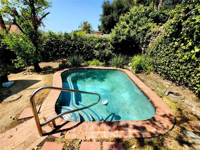 $1,340,000 | 1823 Hillside Drive, Glendale, CA 91208