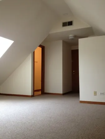 $1,800 | 2652 North Wayne Avenue, Unit 2R, Chicago, IL 60614