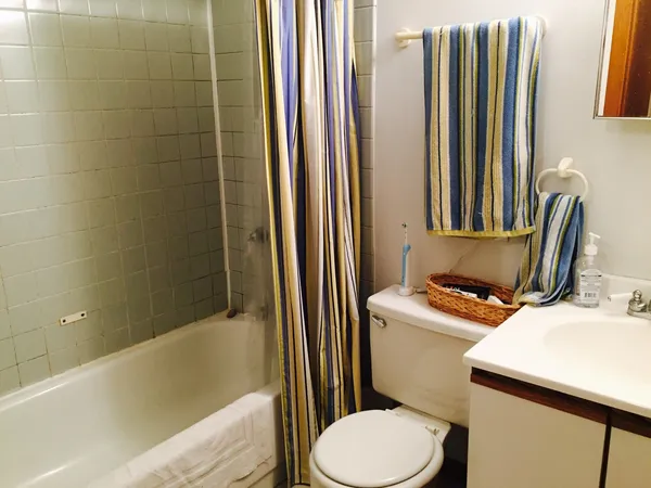 $1,800 | 2652 North Wayne Avenue, Unit 2R, Chicago, IL 60614