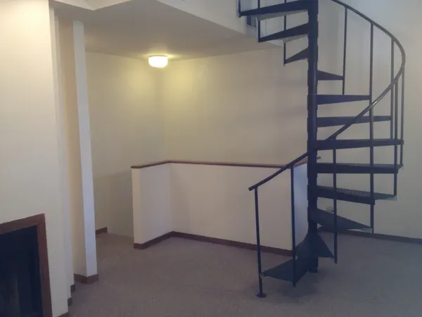 $1,800 | 2652 North Wayne Avenue, Unit 2R, Chicago, IL 60614