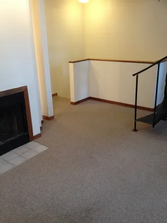 $1,800 | 2652 North Wayne Avenue, Unit 2R, Chicago, IL 60614