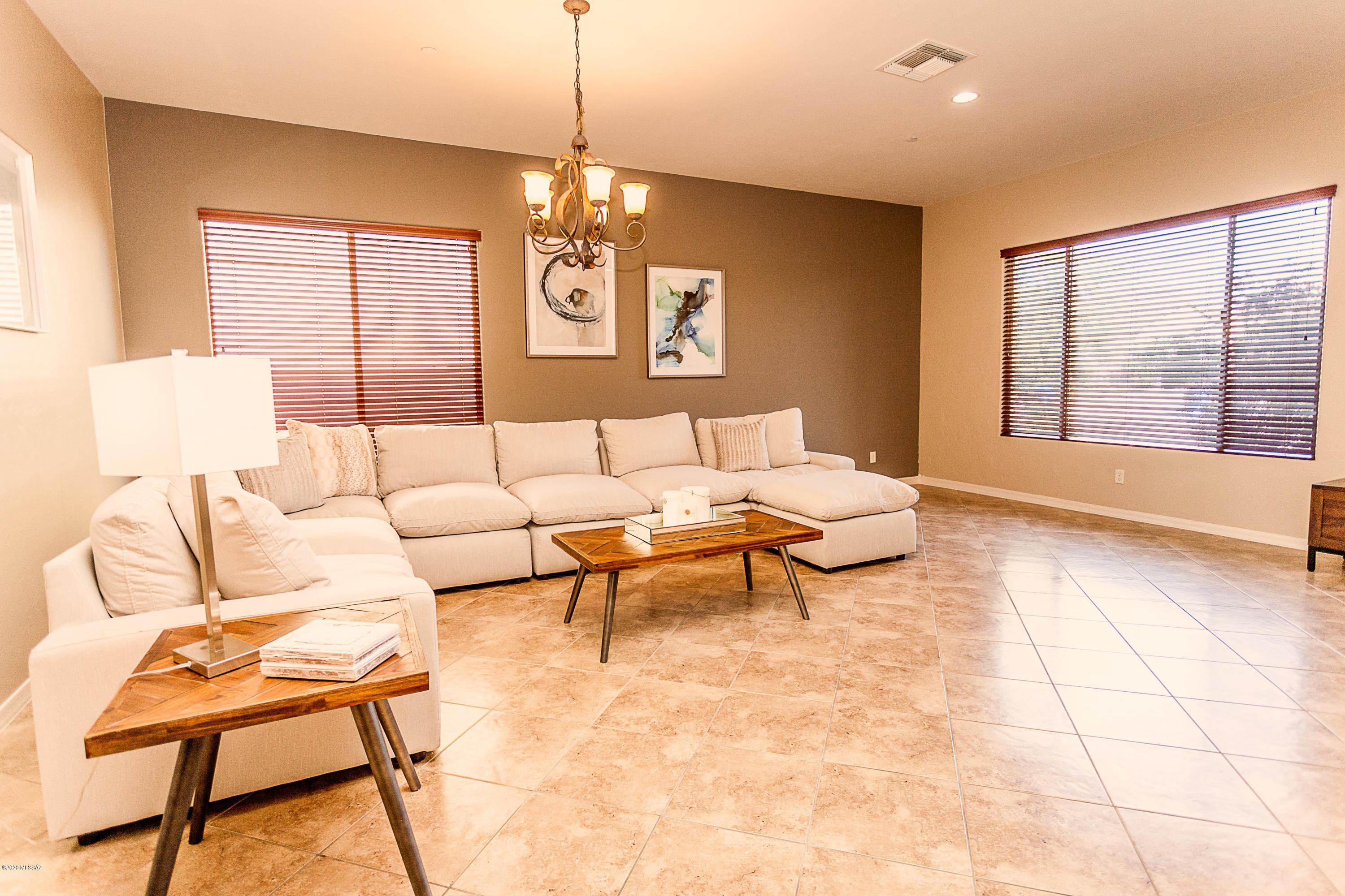 11685 North Peaceful Night Road Tucson, AZ 85737 - Photo 4 of 37