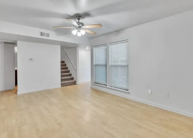 $860 | 18 Berryhill Road, Columbia, SC 29210